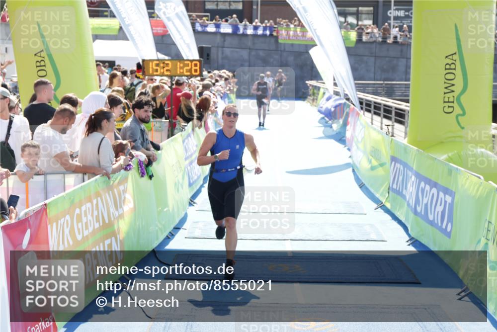 10.08.2025 - GEWOBA Citytriathlon Bremen H.Heesch http://msf.ph/oto/8555021 10.08.2025 15:21:32 Ziel 242, 289, 484 meine-sportfotos.de