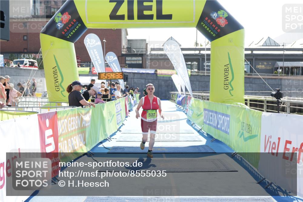 10.08.2025 - GEWOBA Citytriathlon Bremen H.Heesch http://msf.ph/oto/8555035 10.08.2025 15:54:40 Ziel 522 meine-sportfotos.de