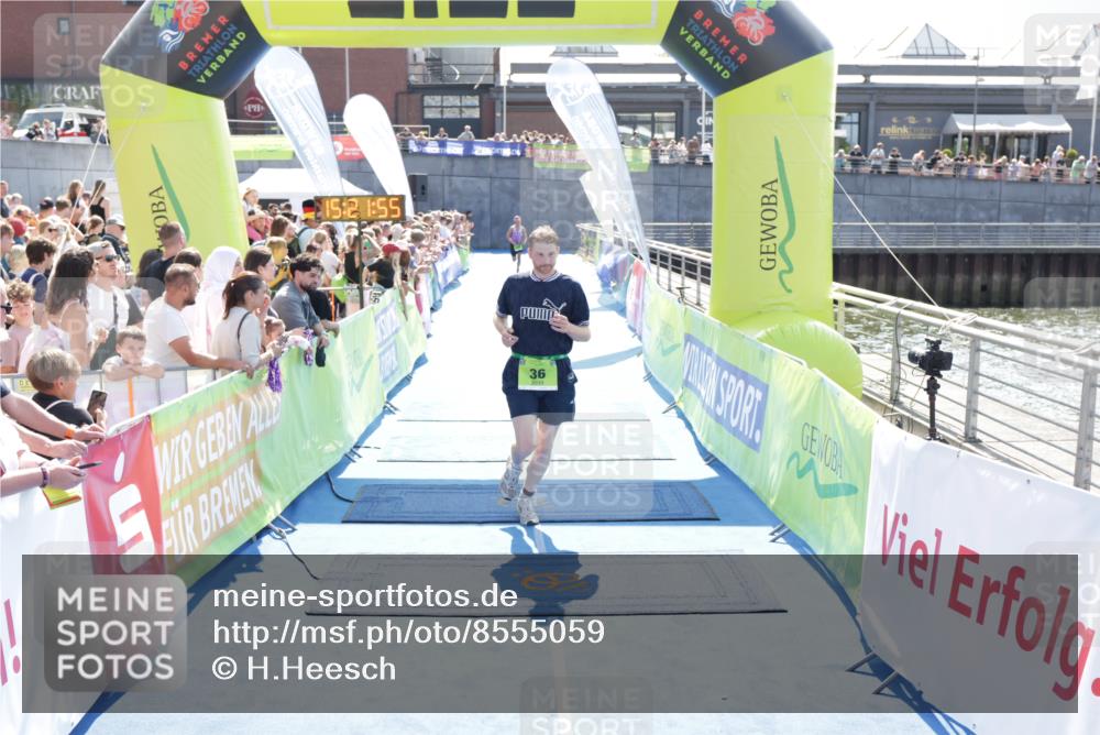 10.08.2025 - GEWOBA Citytriathlon Bremen H.Heesch http://msf.ph/oto/8555059 10.08.2025 15:21:59 Ziel 36 meine-sportfotos.de