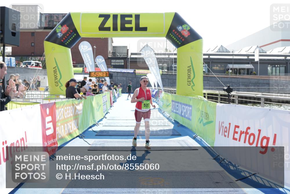10.08.2025 - GEWOBA Citytriathlon Bremen H.Heesch http://msf.ph/oto/8555060 10.08.2025 15:54:41 Ziel 522 meine-sportfotos.de