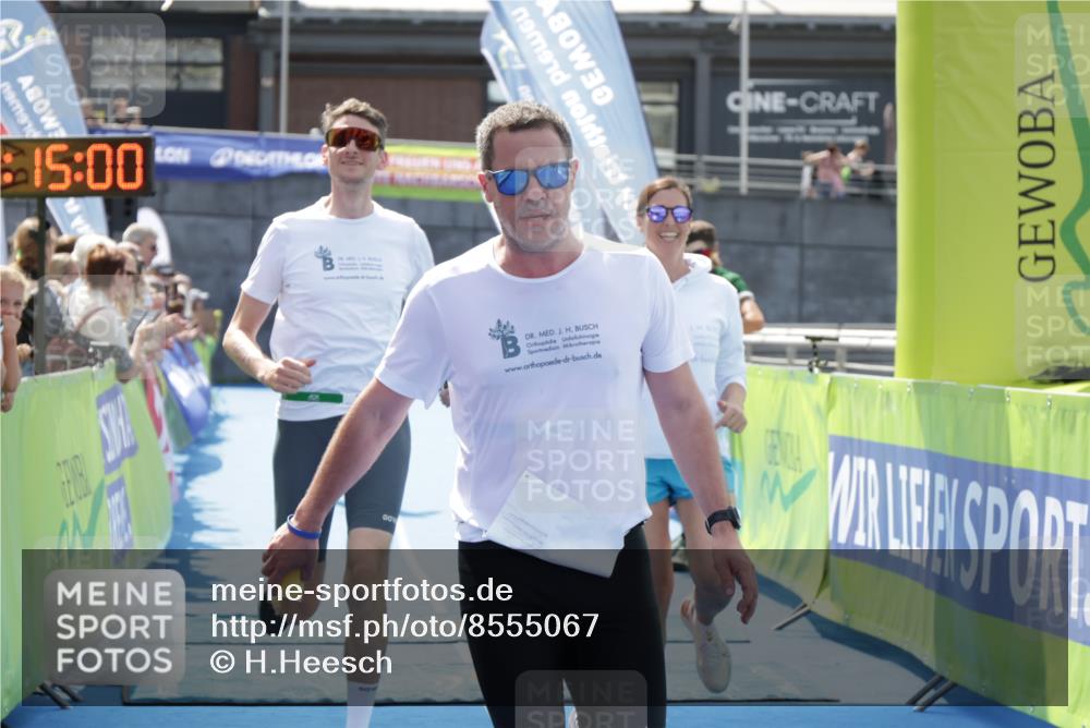 10.08.2025 - GEWOBA Citytriathlon Bremen H.Heesch http://msf.ph/oto/8555067 10.08.2025 14:15:04 Ziel 604, 642, 1029 meine-sportfotos.de