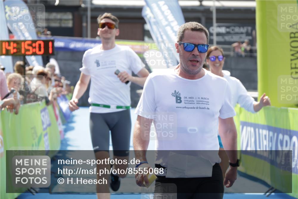 10.08.2025 - GEWOBA Citytriathlon Bremen H.Heesch http://msf.ph/oto/8555068 10.08.2025 14:15:04 Ziel 604, 642, 1029 meine-sportfotos.de