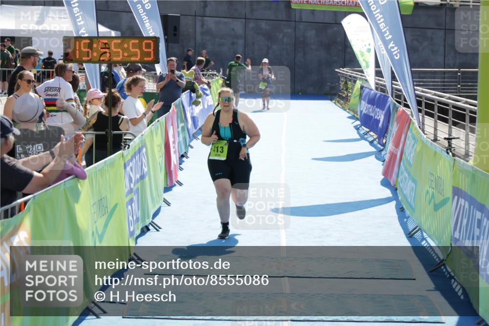 10.08.2025 - GEWOBA Citytriathlon Bremen H.Heesch http://msf.ph/oto/8555086 10.08.2025 15:56:03 Ziel 413 meine-sportfotos.de