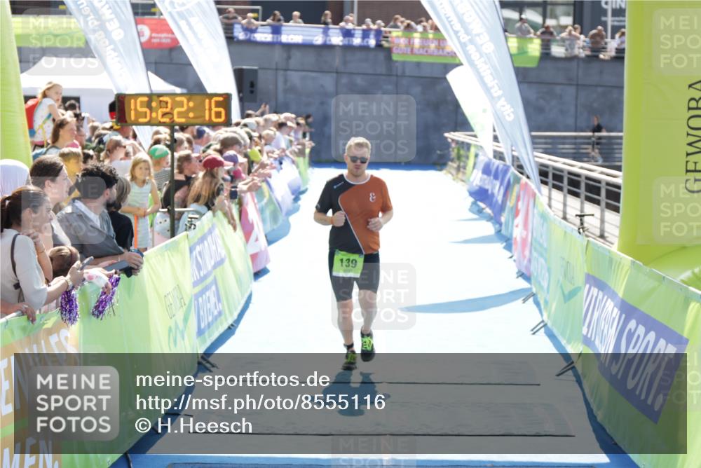 10.08.2025 - GEWOBA Citytriathlon Bremen H.Heesch http://msf.ph/oto/8555116 10.08.2025 15:22:20 Ziel 139 meine-sportfotos.de