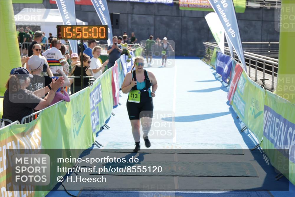 10.08.2025 - GEWOBA Citytriathlon Bremen H.Heesch http://msf.ph/oto/8555120 10.08.2025 15:56:04 Ziel 413 meine-sportfotos.de