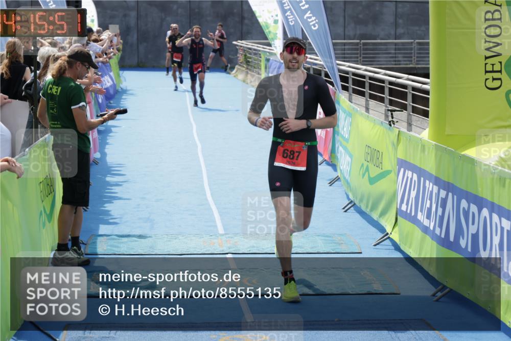 10.08.2025 - GEWOBA Citytriathlon Bremen H.Heesch http://msf.ph/oto/8555135 10.08.2025 14:15:55 Ziel 687, 699 meine-sportfotos.de