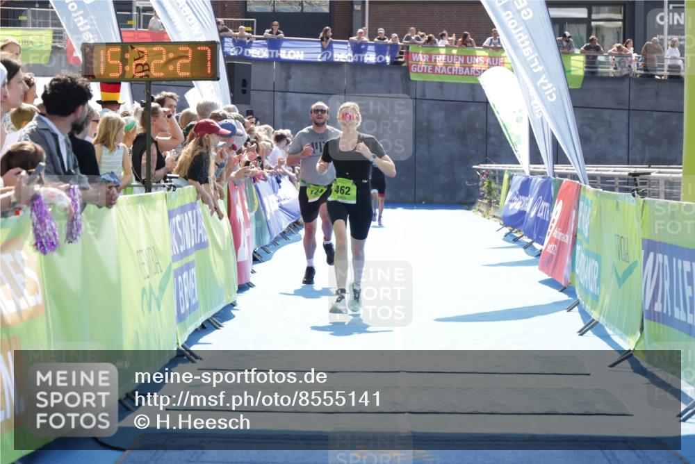 10.08.2025 - GEWOBA Citytriathlon Bremen H.Heesch http://msf.ph/oto/8555141 10.08.2025 15:22:31 Ziel 124, 462 meine-sportfotos.de