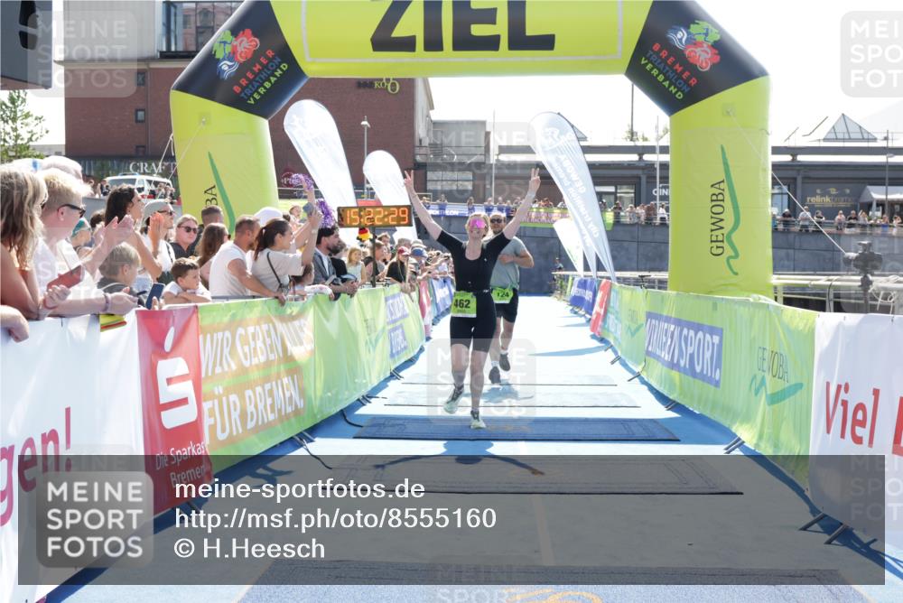 10.08.2025 - GEWOBA Citytriathlon Bremen H.Heesch http://msf.ph/oto/8555160 10.08.2025 15:22:33 Ziel 124, 462 meine-sportfotos.de