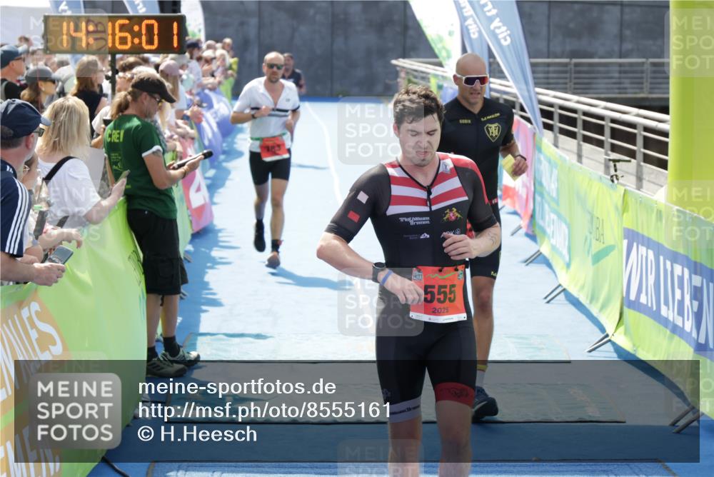 10.08.2025 - GEWOBA Citytriathlon Bremen H.Heesch http://msf.ph/oto/8555161 10.08.2025 14:16:05 Ziel 555, 699, 783, 820 meine-sportfotos.de