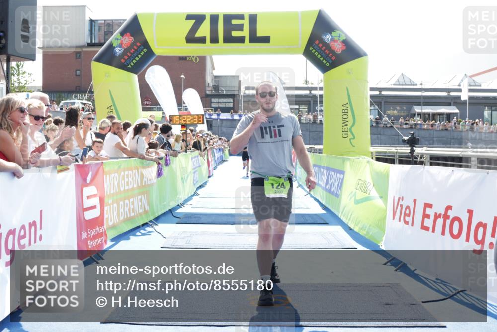 10.08.2025 - GEWOBA Citytriathlon Bremen H.Heesch http://msf.ph/oto/8555180 10.08.2025 15:22:37 Ziel 52, 124, 462, 480 meine-sportfotos.de