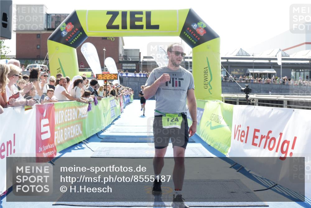 10.08.2025 - GEWOBA Citytriathlon Bremen H.Heesch http://msf.ph/oto/8555187 10.08.2025 15:22:38 Ziel 52, 124, 462, 480 meine-sportfotos.de