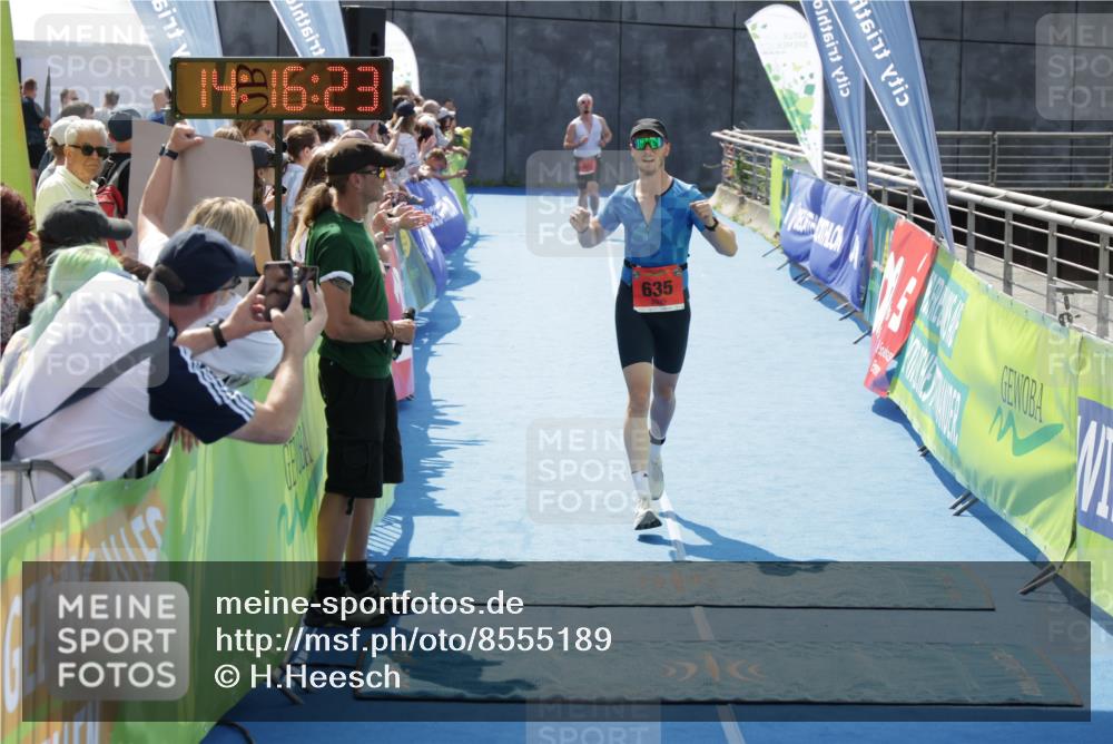 10.08.2025 - GEWOBA Citytriathlon Bremen H.Heesch http://msf.ph/oto/8555189 10.08.2025 14:16:26 Ziel 635 meine-sportfotos.de
