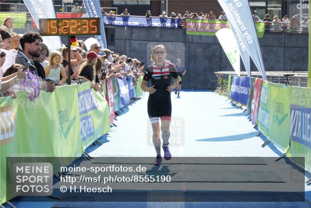 10.08.2025 - GEWOBA Citytriathlon Bremen H.Heesch http://msf.ph/oto/8555190 10.08.2025 15:22:39 Ziel 52, 124, 462, 480 meine-sportfotos.de