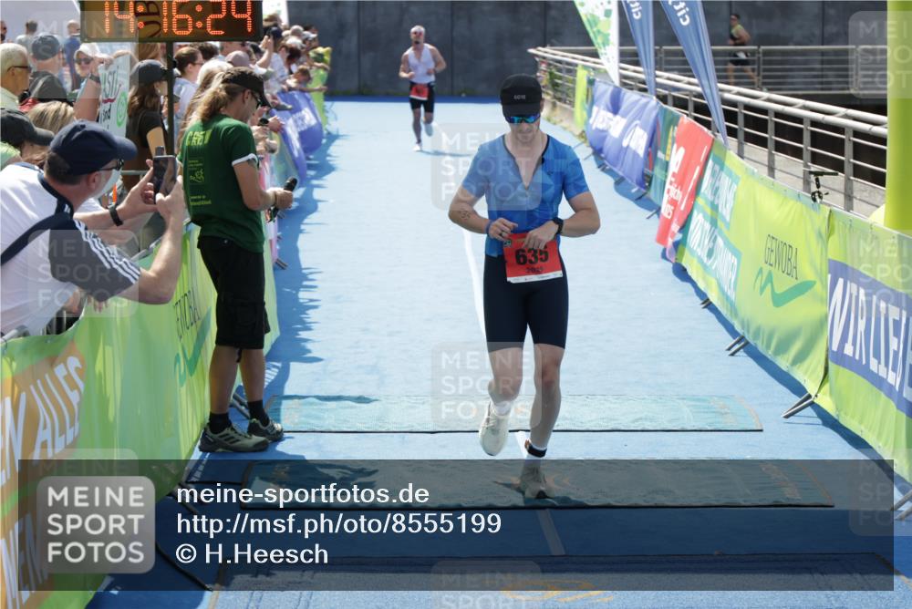 10.08.2025 - GEWOBA Citytriathlon Bremen H.Heesch http://msf.ph/oto/8555199 10.08.2025 14:16:28 Ziel 635 meine-sportfotos.de