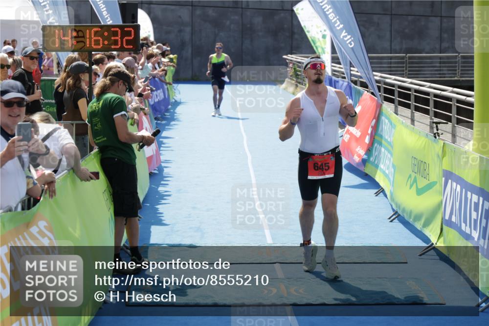 10.08.2025 - GEWOBA Citytriathlon Bremen H.Heesch http://msf.ph/oto/8555210 10.08.2025 14:16:35 Ziel 635, 645, 770 meine-sportfotos.de
