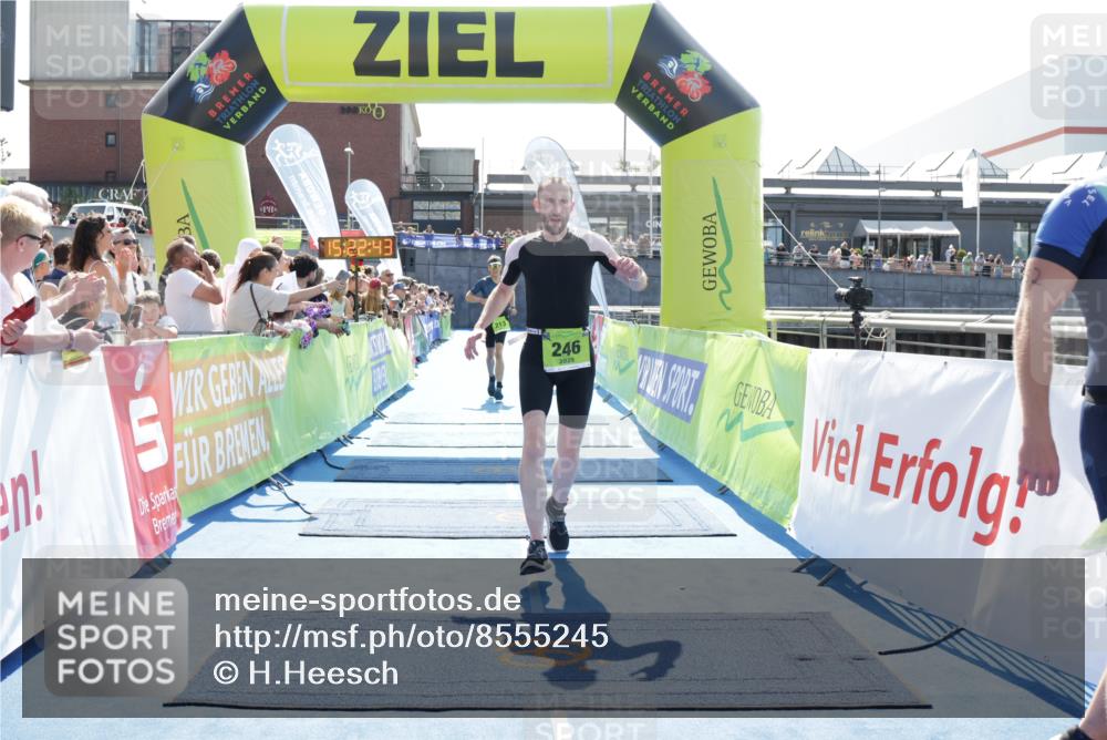 10.08.2025 - GEWOBA Citytriathlon Bremen H.Heesch http://msf.ph/oto/8555245 10.08.2025 15:22:47 Ziel 52, 213, 246, 480 meine-sportfotos.de