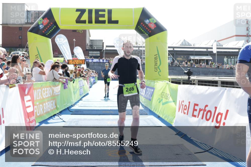 10.08.2025 - GEWOBA Citytriathlon Bremen H.Heesch http://msf.ph/oto/8555249 10.08.2025 15:22:47 Ziel 52, 213, 246, 480 meine-sportfotos.de