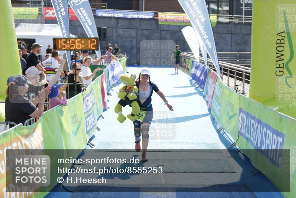 10.08.2025 - GEWOBA Citytriathlon Bremen H.Heesch http://msf.ph/oto/8555253 10.08.2025 15:56:16 Ziel 529 meine-sportfotos.de