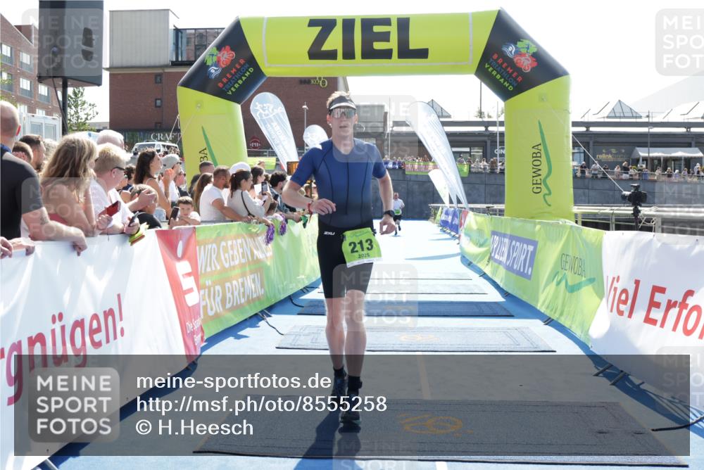 10.08.2025 - GEWOBA Citytriathlon Bremen H.Heesch http://msf.ph/oto/8555258 10.08.2025 15:22:50 Ziel 52, 108, 213, 246 meine-sportfotos.de