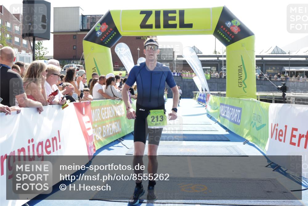 10.08.2025 - GEWOBA Citytriathlon Bremen H.Heesch http://msf.ph/oto/8555262 10.08.2025 15:22:51 Ziel 108, 213, 246 meine-sportfotos.de