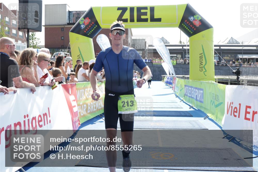 10.08.2025 - GEWOBA Citytriathlon Bremen H.Heesch http://msf.ph/oto/8555265 10.08.2025 15:22:51 Ziel 108, 213, 246 meine-sportfotos.de