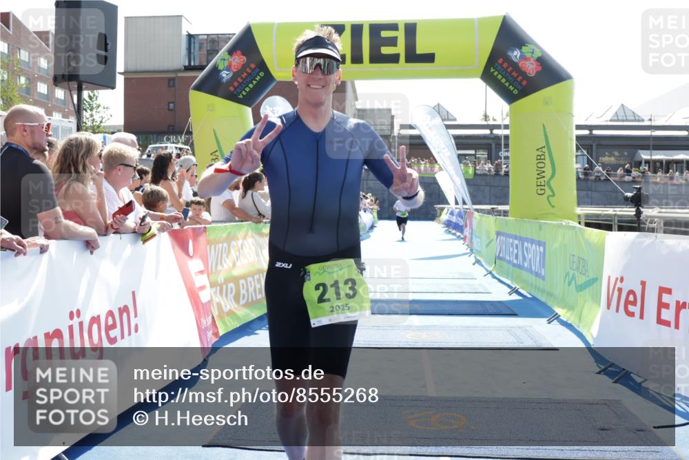 10.08.2025 - GEWOBA Citytriathlon Bremen H.Heesch http://msf.ph/oto/8555268 10.08.2025 15:22:51 Ziel 108, 213, 246 meine-sportfotos.de