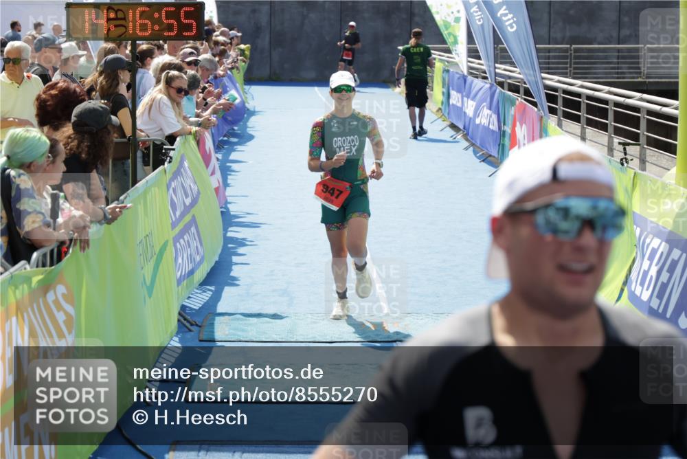 10.08.2025 - GEWOBA Citytriathlon Bremen H.Heesch http://msf.ph/oto/8555270 10.08.2025 14:16:59 Ziel 582, 804, 947 meine-sportfotos.de