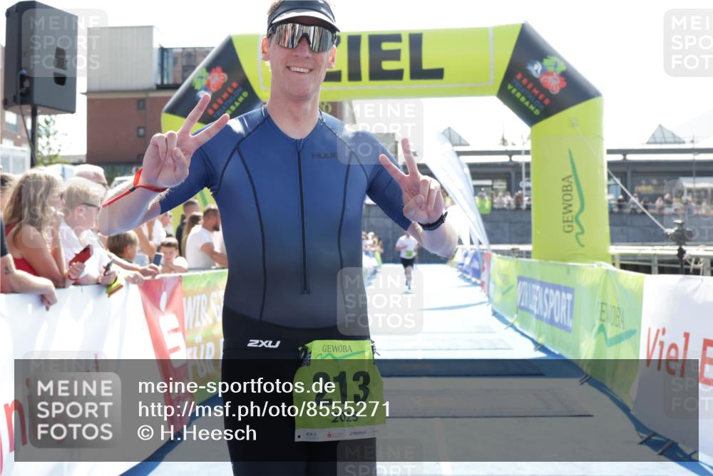 10.08.2025 - GEWOBA Citytriathlon Bremen H.Heesch http://msf.ph/oto/8555271 10.08.2025 15:22:52 Ziel 108, 213, 246 meine-sportfotos.de