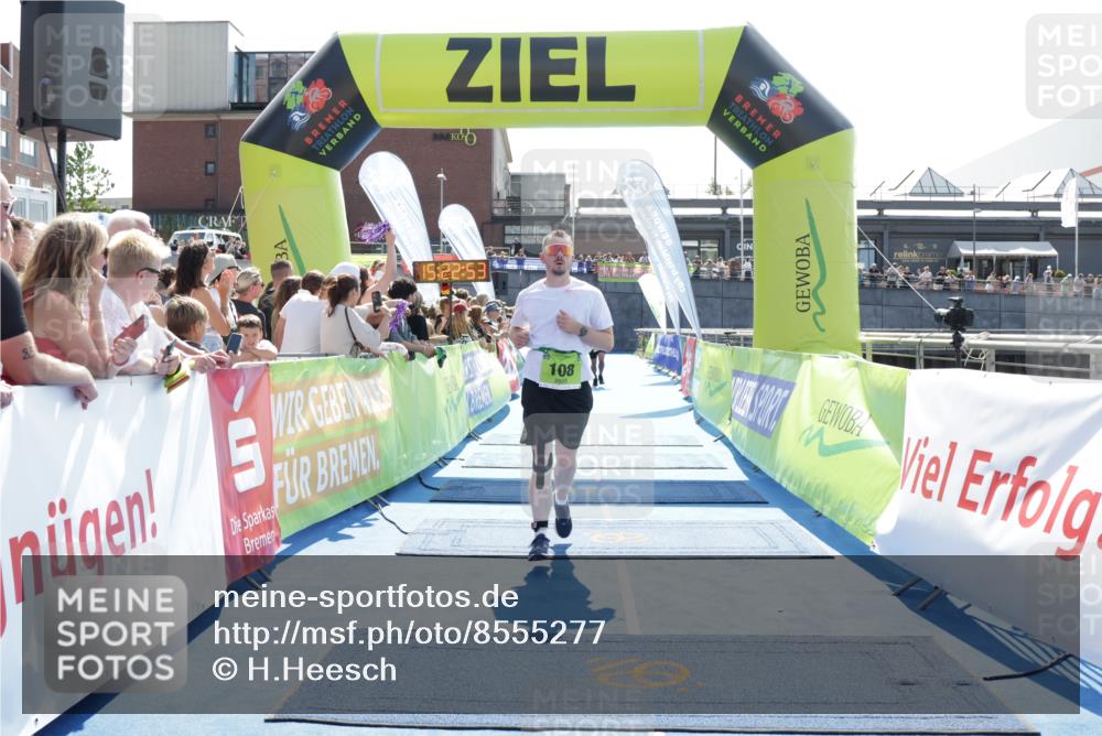 10.08.2025 - GEWOBA Citytriathlon Bremen H.Heesch http://msf.ph/oto/8555277 10.08.2025 15:22:57 Ziel 63, 108, 213 meine-sportfotos.de