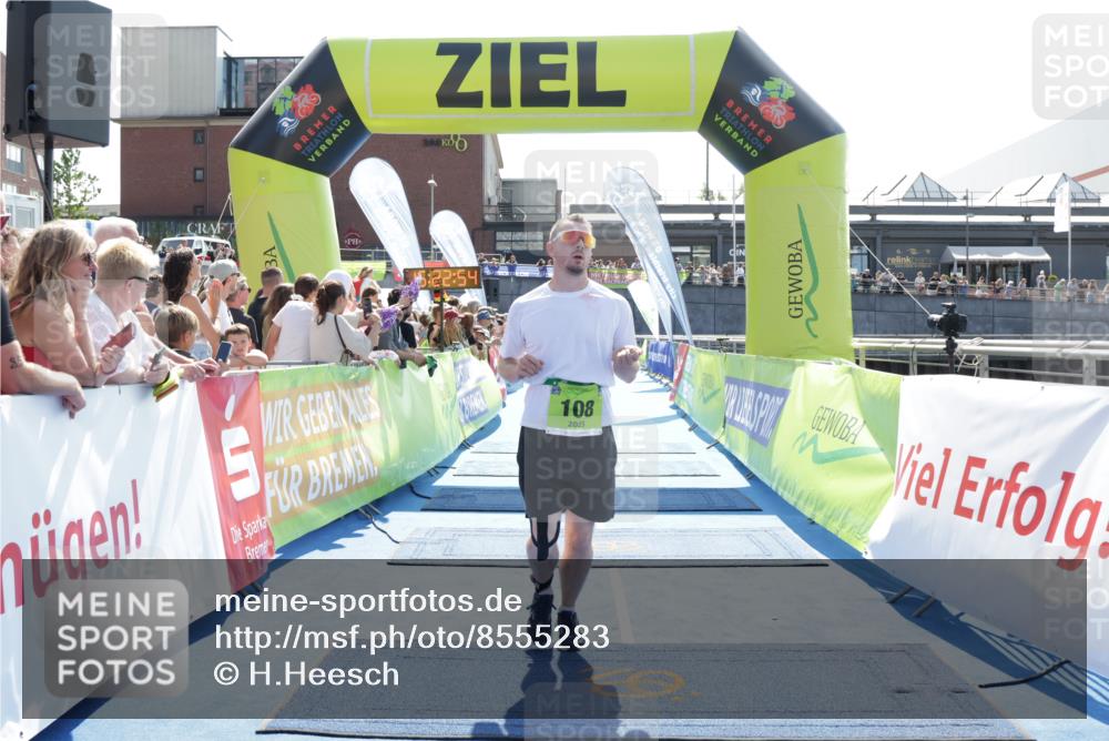 10.08.2025 - GEWOBA Citytriathlon Bremen H.Heesch http://msf.ph/oto/8555283 10.08.2025 15:22:58 Ziel 63, 108, 213 meine-sportfotos.de
