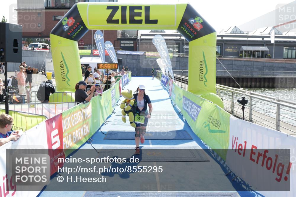 10.08.2025 - GEWOBA Citytriathlon Bremen H.Heesch http://msf.ph/oto/8555295 10.08.2025 15:56:18 Ziel 529 meine-sportfotos.de