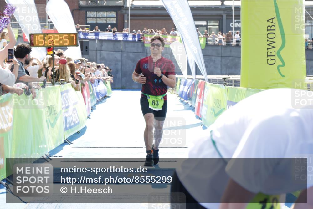 10.08.2025 - GEWOBA Citytriathlon Bremen H.Heesch http://msf.ph/oto/8555299 10.08.2025 15:23:01 Ziel 63, 108 meine-sportfotos.de