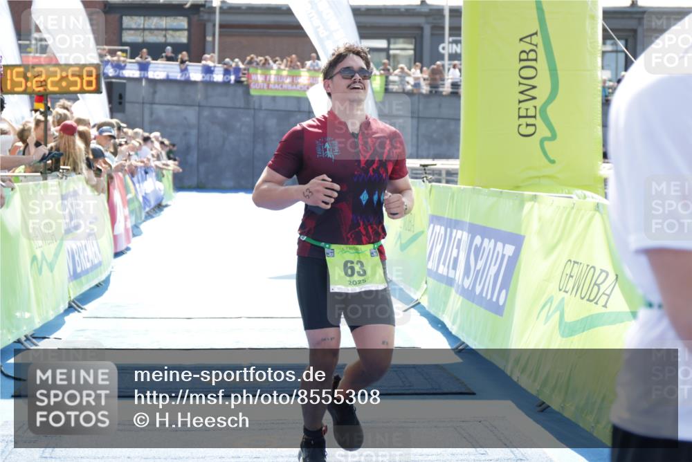 10.08.2025 - GEWOBA Citytriathlon Bremen H.Heesch http://msf.ph/oto/8555308 10.08.2025 15:23:02 Ziel 63, 108 meine-sportfotos.de