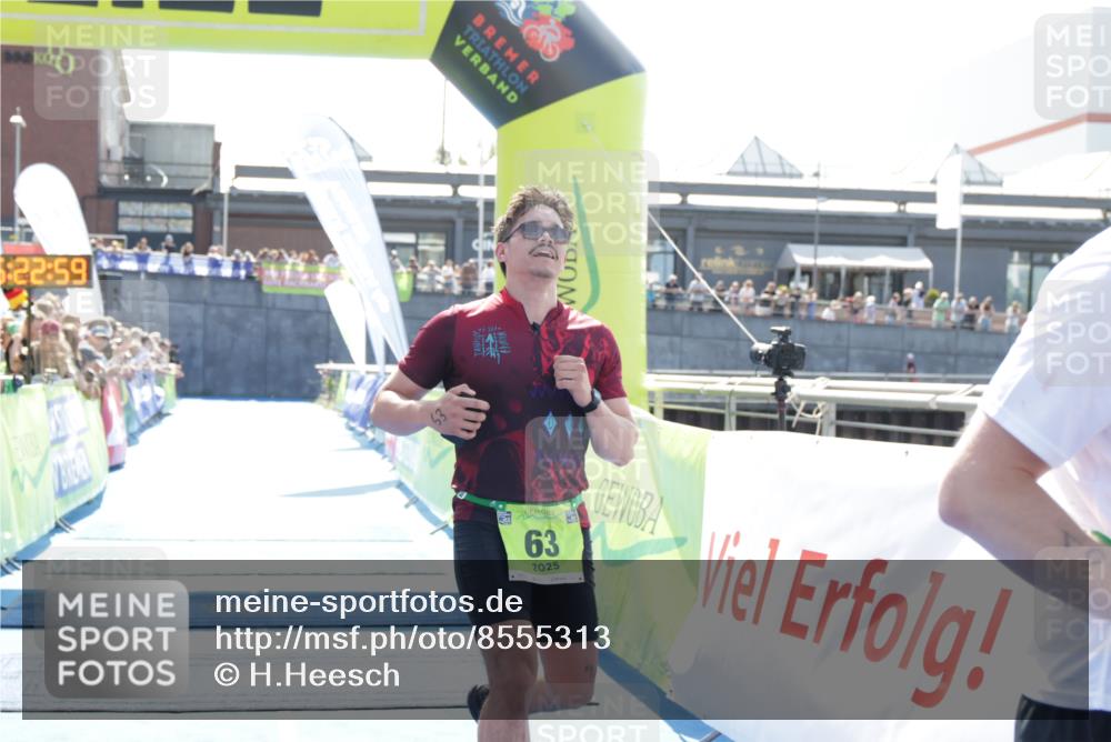 10.08.2025 - GEWOBA Citytriathlon Bremen H.Heesch http://msf.ph/oto/8555313 10.08.2025 15:23:02 Ziel 63, 108 meine-sportfotos.de