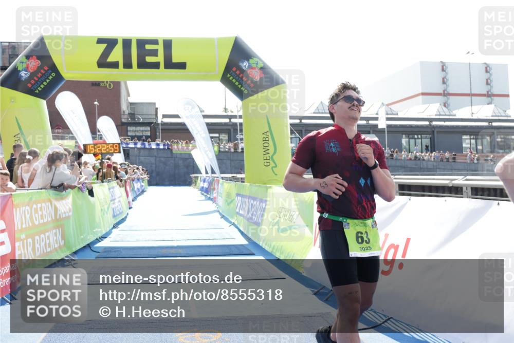 10.08.2025 - GEWOBA Citytriathlon Bremen H.Heesch http://msf.ph/oto/8555318 10.08.2025 15:23:03 Ziel 63 meine-sportfotos.de