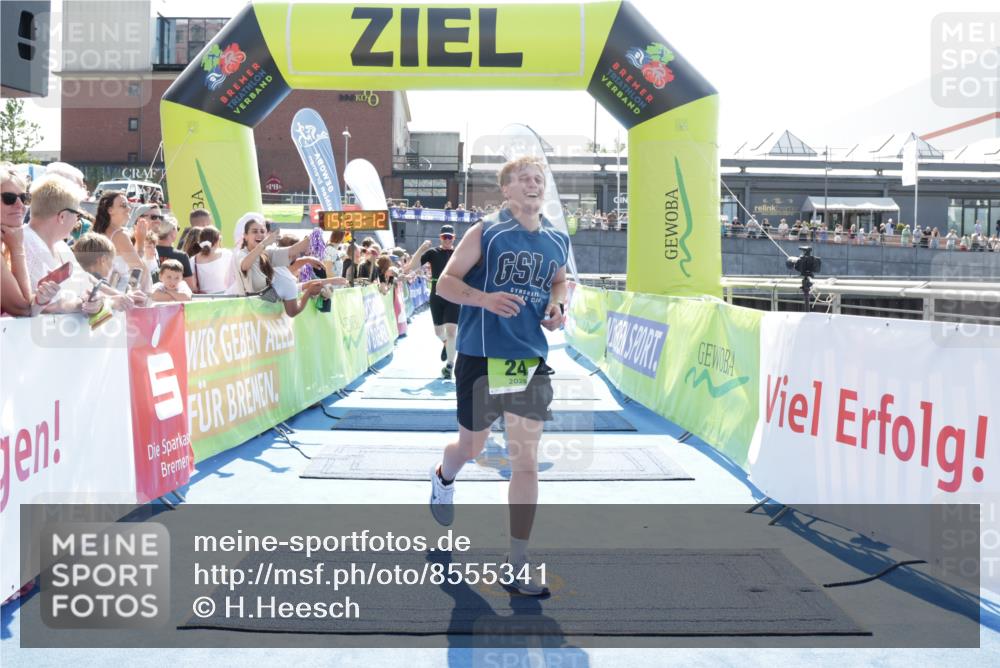 10.08.2025 - GEWOBA Citytriathlon Bremen H.Heesch http://msf.ph/oto/8555341 10.08.2025 15:23:16 Ziel 24, 100, 162, 211 meine-sportfotos.de