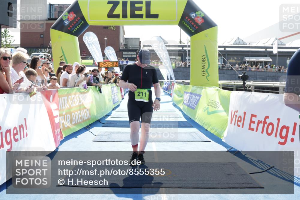 10.08.2025 - GEWOBA Citytriathlon Bremen H.Heesch http://msf.ph/oto/8555355 10.08.2025 15:23:18 Ziel 24, 100, 162, 211 meine-sportfotos.de