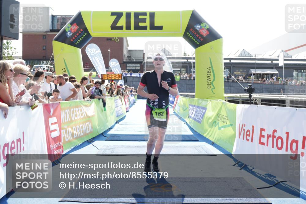 10.08.2025 - GEWOBA Citytriathlon Bremen H.Heesch http://msf.ph/oto/8555379 10.08.2025 15:23:24 Ziel 162, 211 meine-sportfotos.de