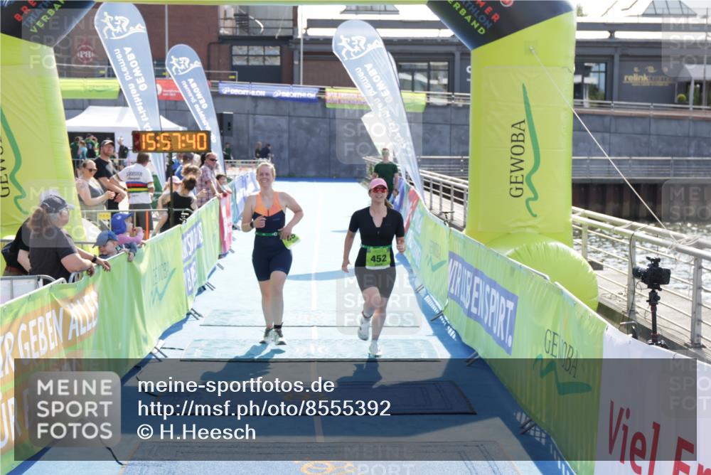 10.08.2025 - GEWOBA Citytriathlon Bremen H.Heesch http://msf.ph/oto/8555392 10.08.2025 15:57:44 Ziel 452, 454 meine-sportfotos.de