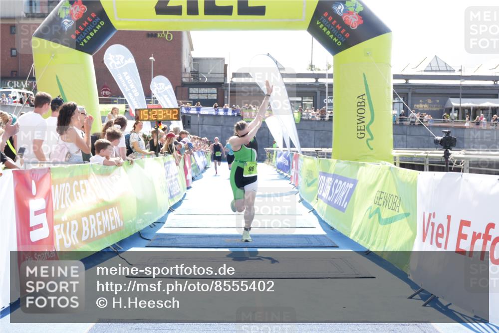 10.08.2025 - GEWOBA Citytriathlon Bremen H.Heesch http://msf.ph/oto/8555402 10.08.2025 15:23:46 Ziel 98, 209, 363, 372 meine-sportfotos.de