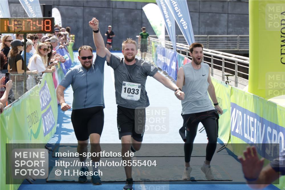 10.08.2025 - GEWOBA Citytriathlon Bremen H.Heesch http://msf.ph/oto/8555404 10.08.2025 14:17:52 Ziel 666, 764, 900, 1033 meine-sportfotos.de