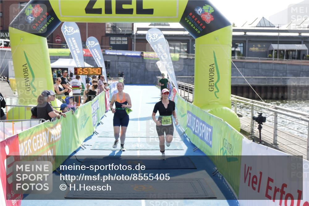 10.08.2025 - GEWOBA Citytriathlon Bremen H.Heesch http://msf.ph/oto/8555405 10.08.2025 15:57:45 Ziel 452, 454 meine-sportfotos.de