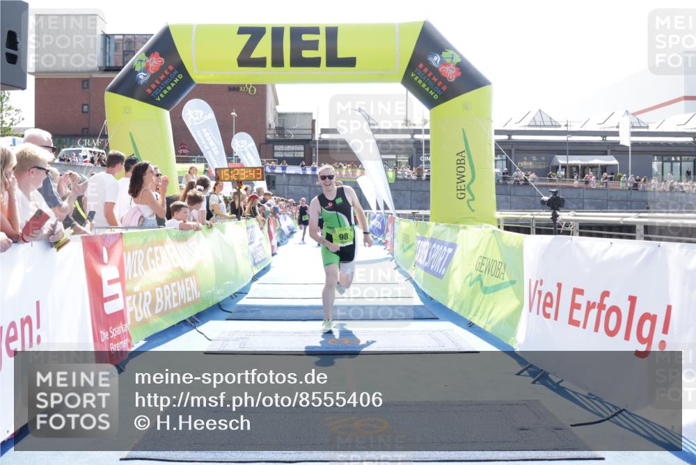 10.08.2025 - GEWOBA Citytriathlon Bremen H.Heesch http://msf.ph/oto/8555406 10.08.2025 15:23:47 Ziel 98, 209, 363, 372 meine-sportfotos.de