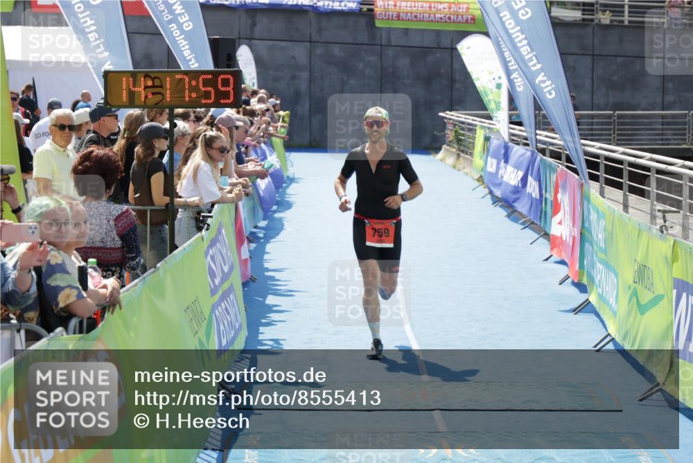 10.08.2025 - GEWOBA Citytriathlon Bremen H.Heesch http://msf.ph/oto/8555413 10.08.2025 14:18:03 Ziel 759 meine-sportfotos.de