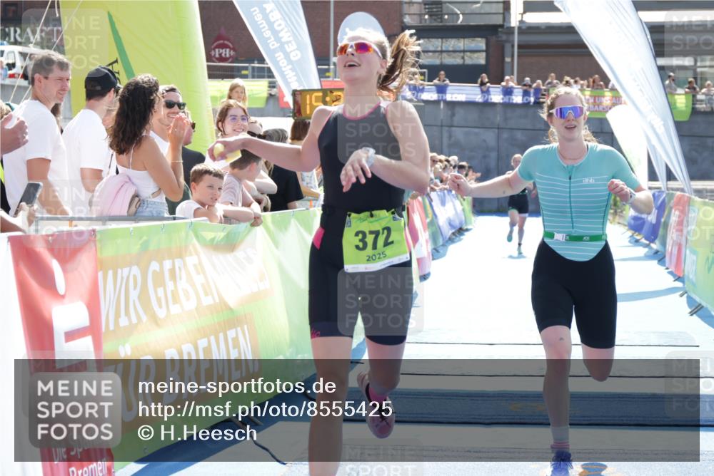10.08.2025 - GEWOBA Citytriathlon Bremen H.Heesch http://msf.ph/oto/8555425 10.08.2025 15:23:51 Ziel 98, 209, 360, 363, 372 meine-sportfotos.de