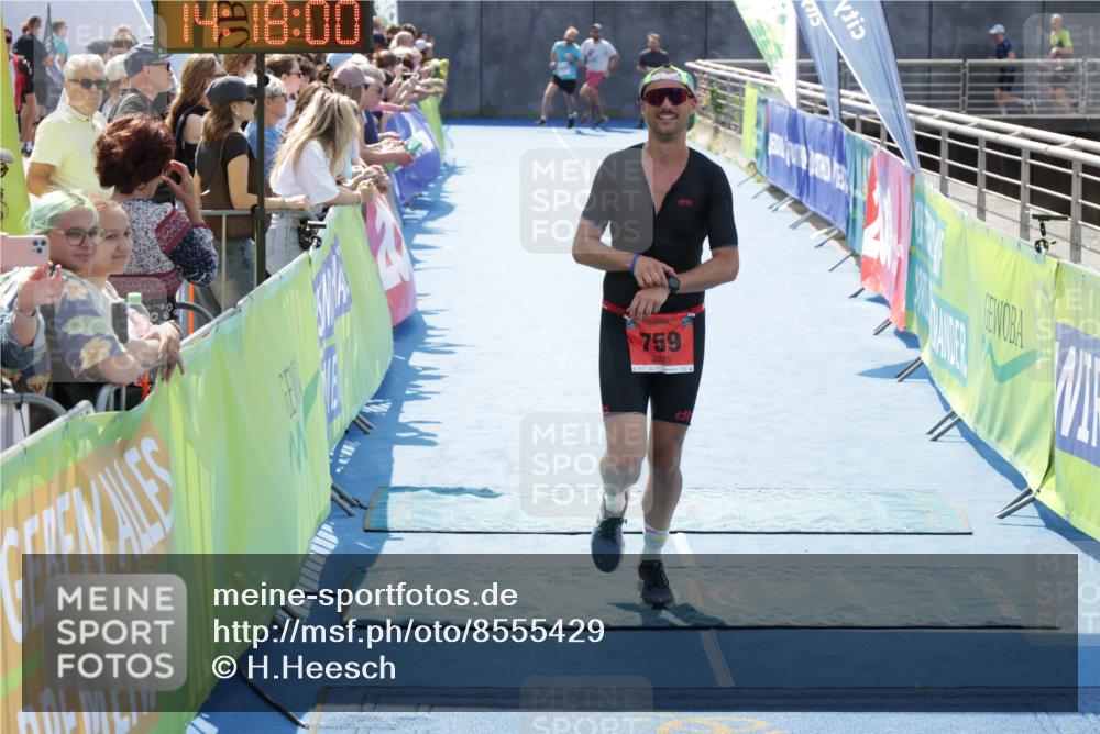10.08.2025 - GEWOBA Citytriathlon Bremen H.Heesch http://msf.ph/oto/8555429 10.08.2025 14:18:04 Ziel 759 meine-sportfotos.de