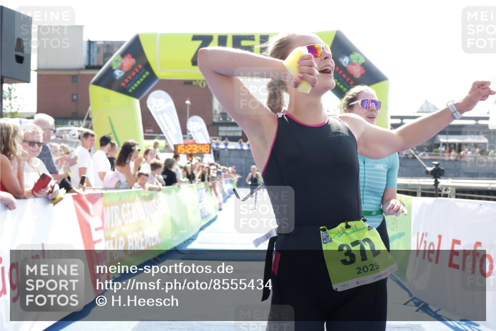10.08.2025 - GEWOBA Citytriathlon Bremen H.Heesch http://msf.ph/oto/8555434 10.08.2025 15:23:52 Ziel 209, 360, 363, 372 meine-sportfotos.de