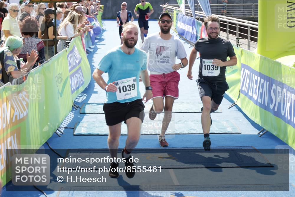10.08.2025 - GEWOBA Citytriathlon Bremen H.Heesch http://msf.ph/oto/8555461 10.08.2025 14:18:12 Ziel 702, 752, 759, 1039 meine-sportfotos.de