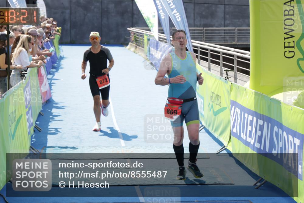 10.08.2025 - GEWOBA Citytriathlon Bremen H.Heesch http://msf.ph/oto/8555487 10.08.2025 14:18:24 Ziel 702, 752, 869, 872 meine-sportfotos.de