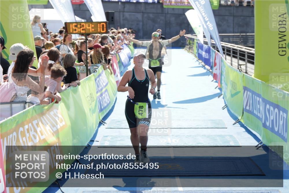 10.08.2025 - GEWOBA Citytriathlon Bremen H.Heesch http://msf.ph/oto/8555495 10.08.2025 15:24:14 Ziel 18, 84, 152, 154, 478 meine-sportfotos.de